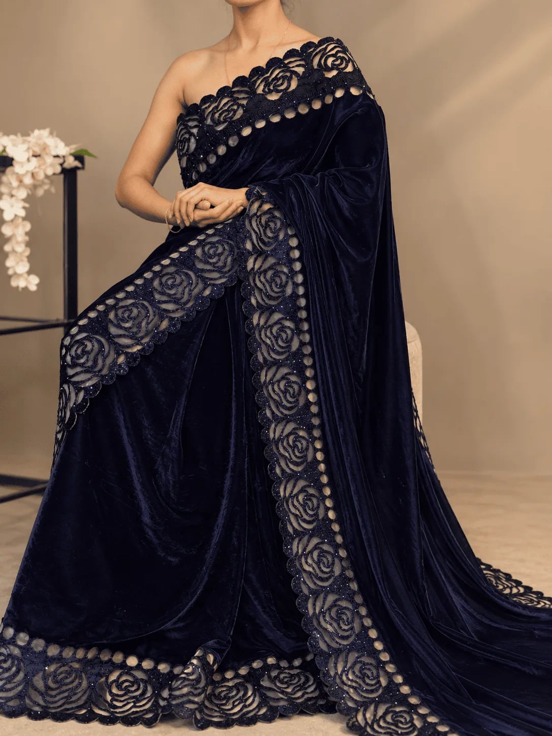 Neelambari velvet saree — image 3